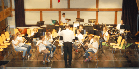 Nachwuchsausbildung, Starterband zu Gast an einem Konzert der MGHW